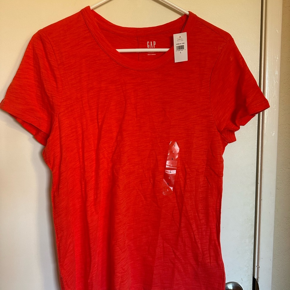GAP Women's Bright Red Short Sleeve Tee